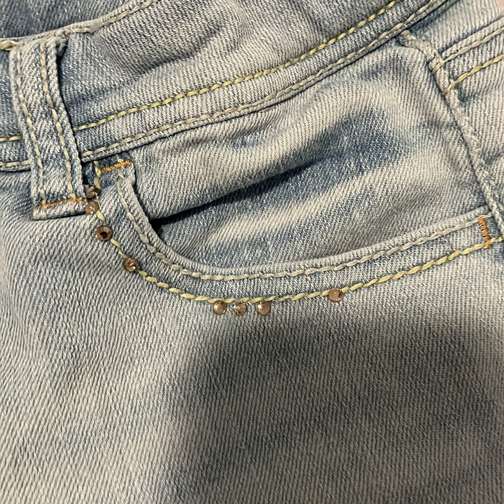 Girl’s jean shorts - Picture 4 of 5